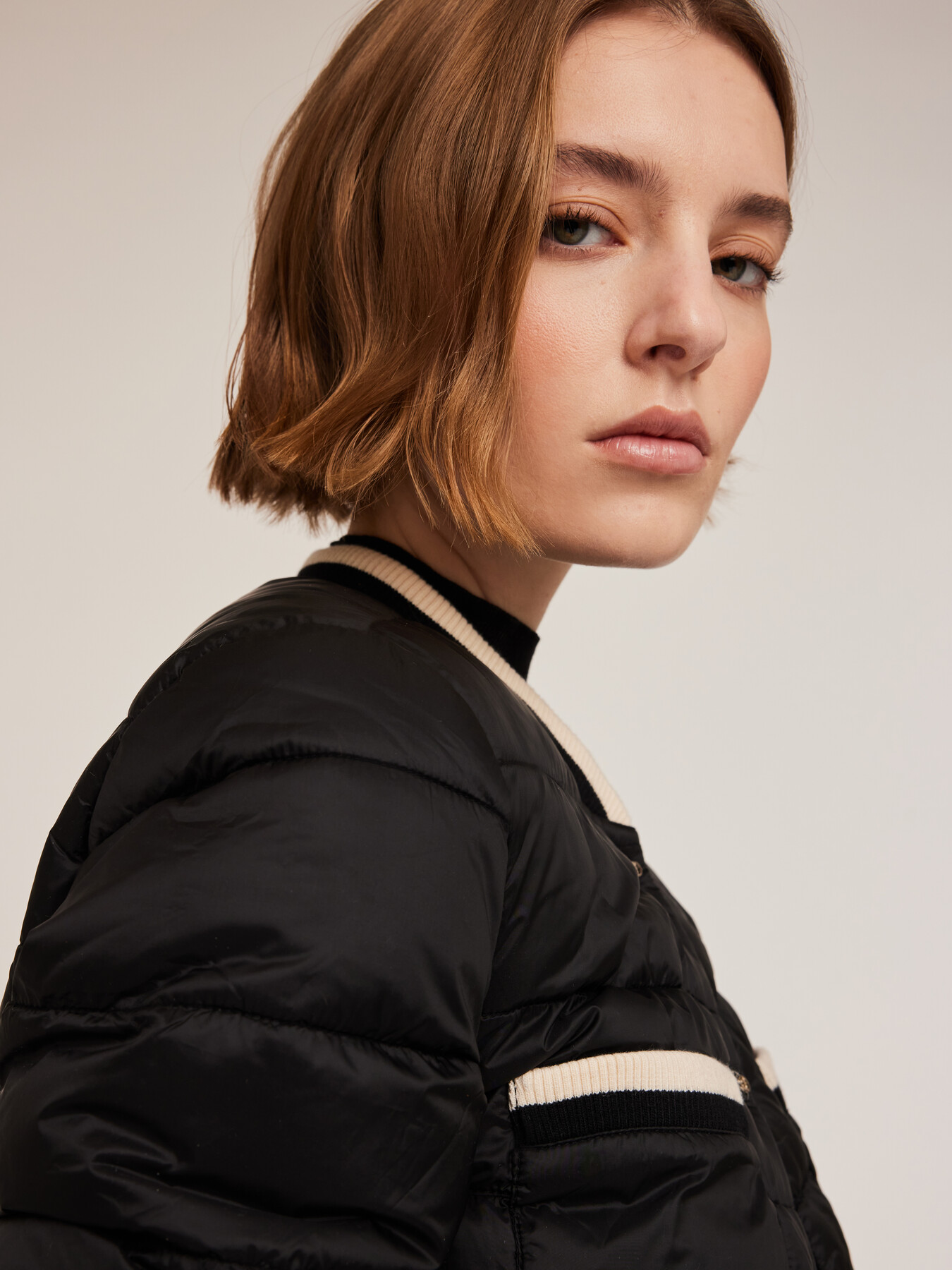 Down jacket with contrasting borders image number 2