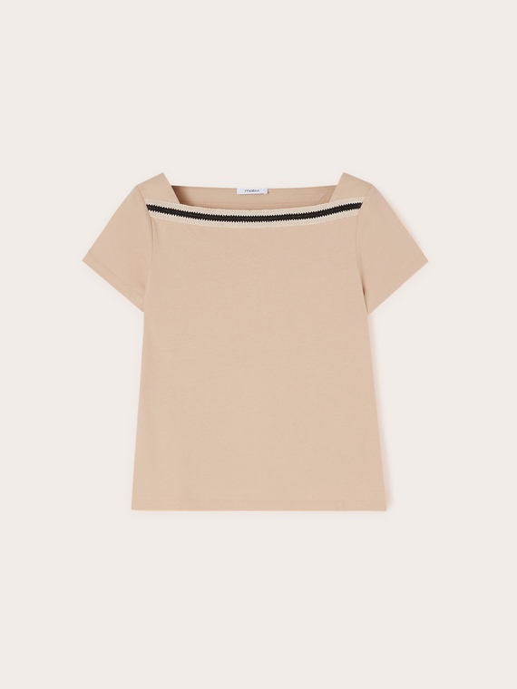 Camiseta con pasamaner&iacute;a de crochet