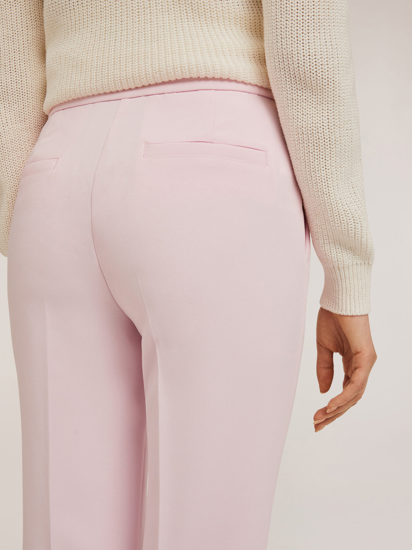 Pantaloni regular con piega stirata image number 3