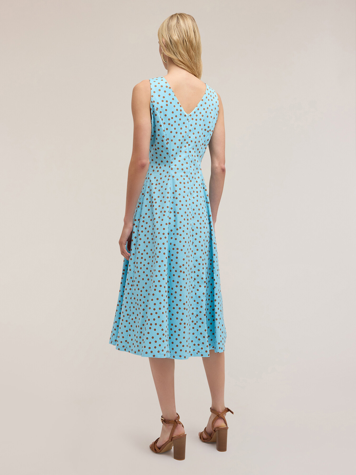 Robe &eacute;vas&eacute;e &agrave; pois image number 1