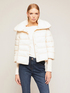 Kurze Lightweight-Daunenjacke mit Strickb&uuml;ndchen image number 0