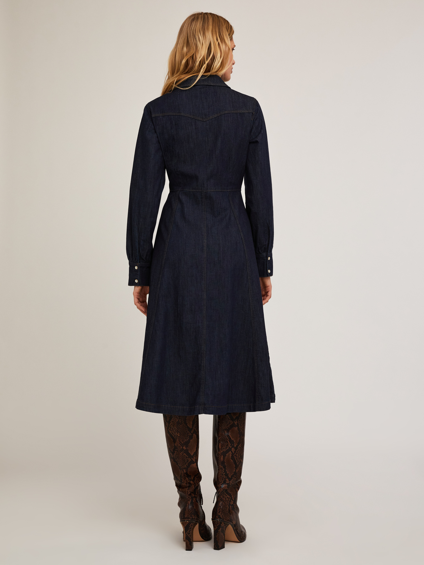 Robe chemisier en denim image number 2