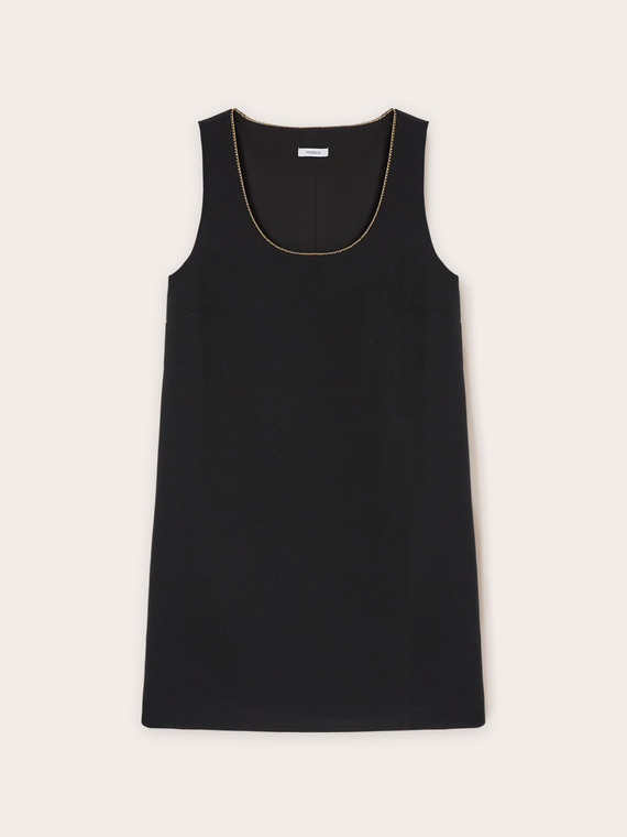 Robe droite avec d&eacute;tail de cha&icirc;ne m&eacute;tallique