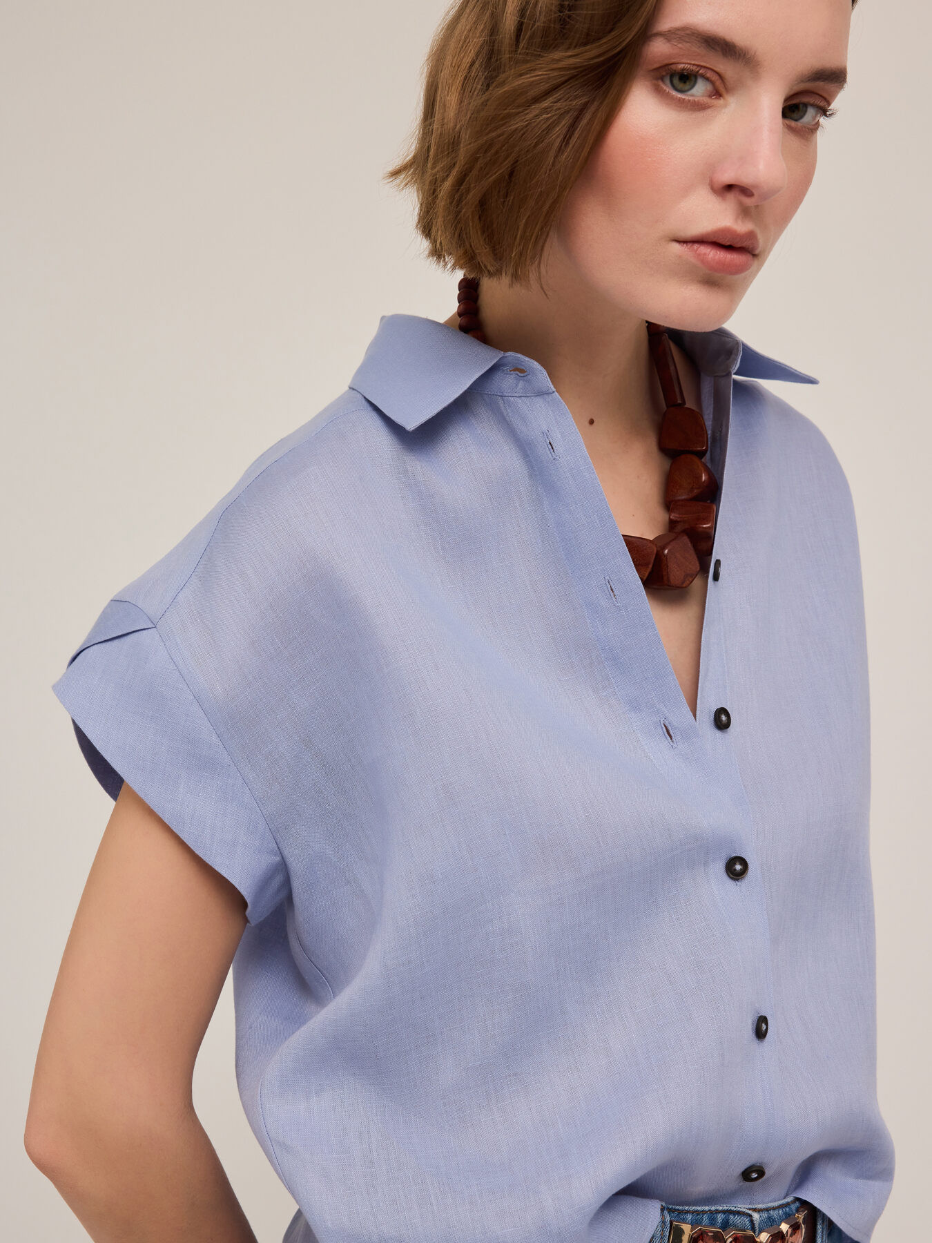 Short-sleeved linen shirt image number 3