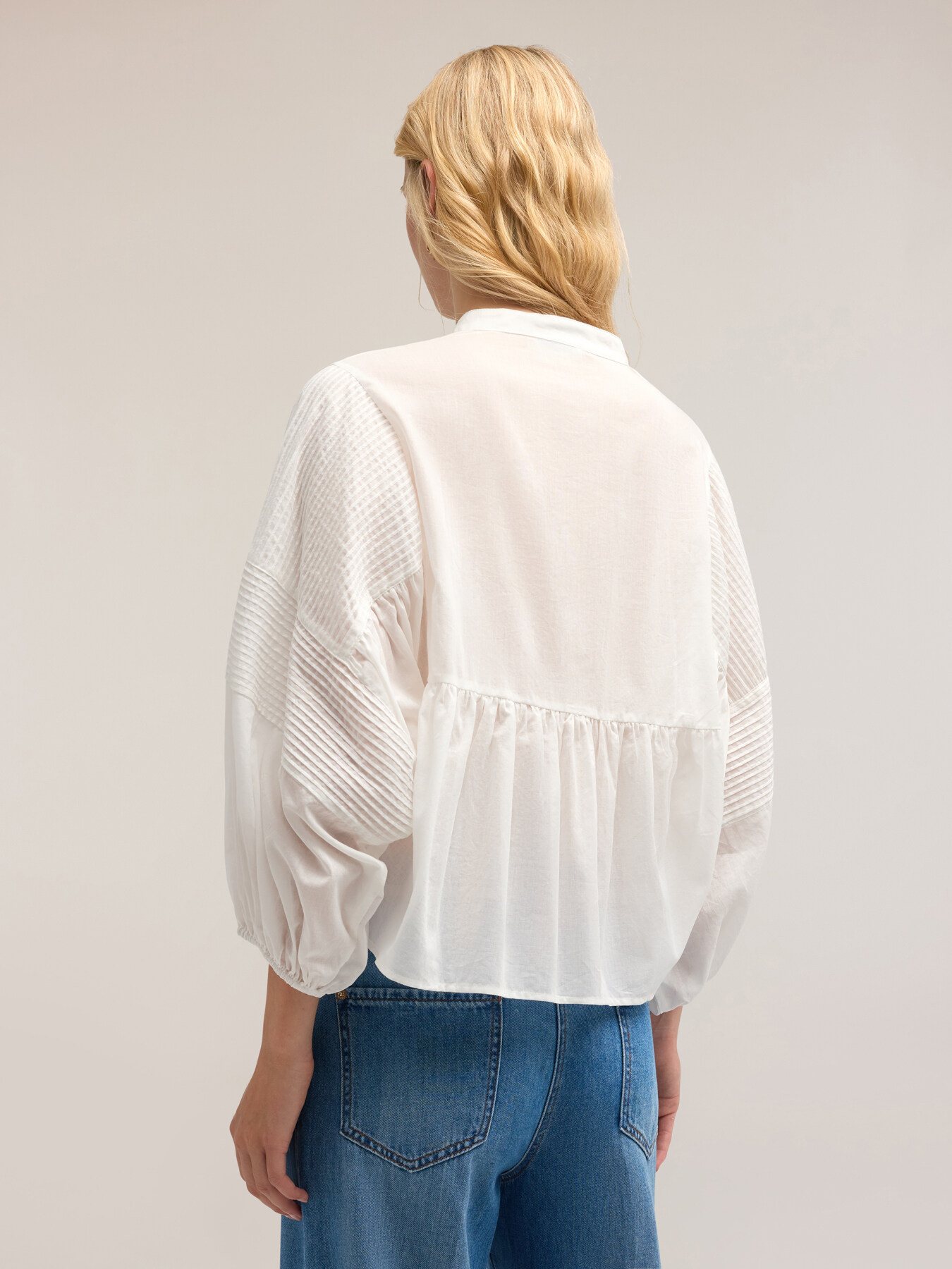 Blusa amplia con detalle de pliegues image number 1