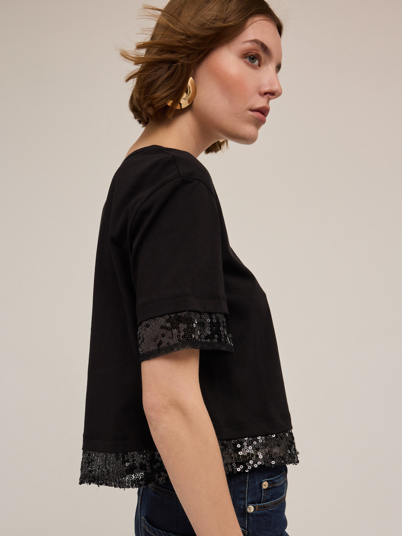 Camiseta con bordes de lentejuelas image number 3