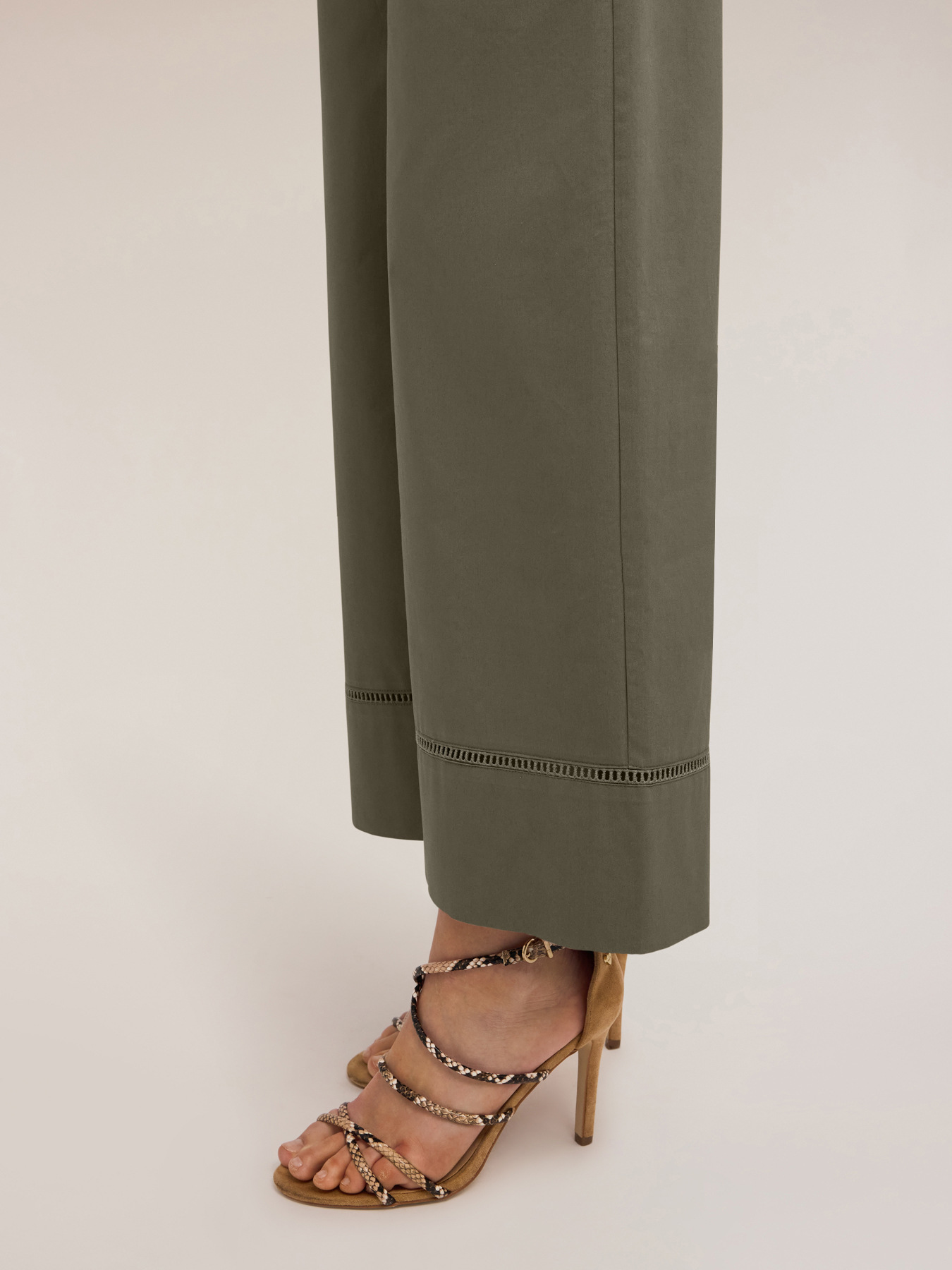 Pantalones wide con detalle ajour&eacute; image number 2