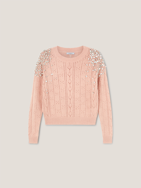 Angorapullover mit Steinen