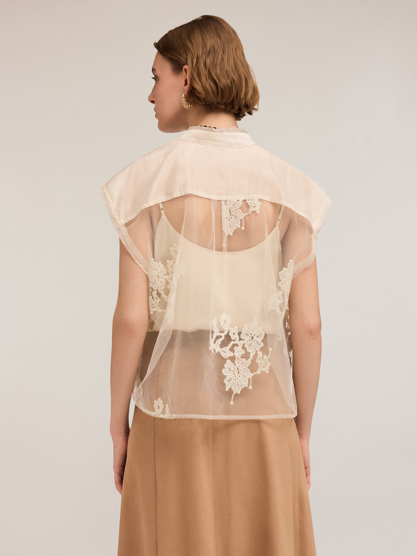 Camisa sin mangas de encaje image number 1