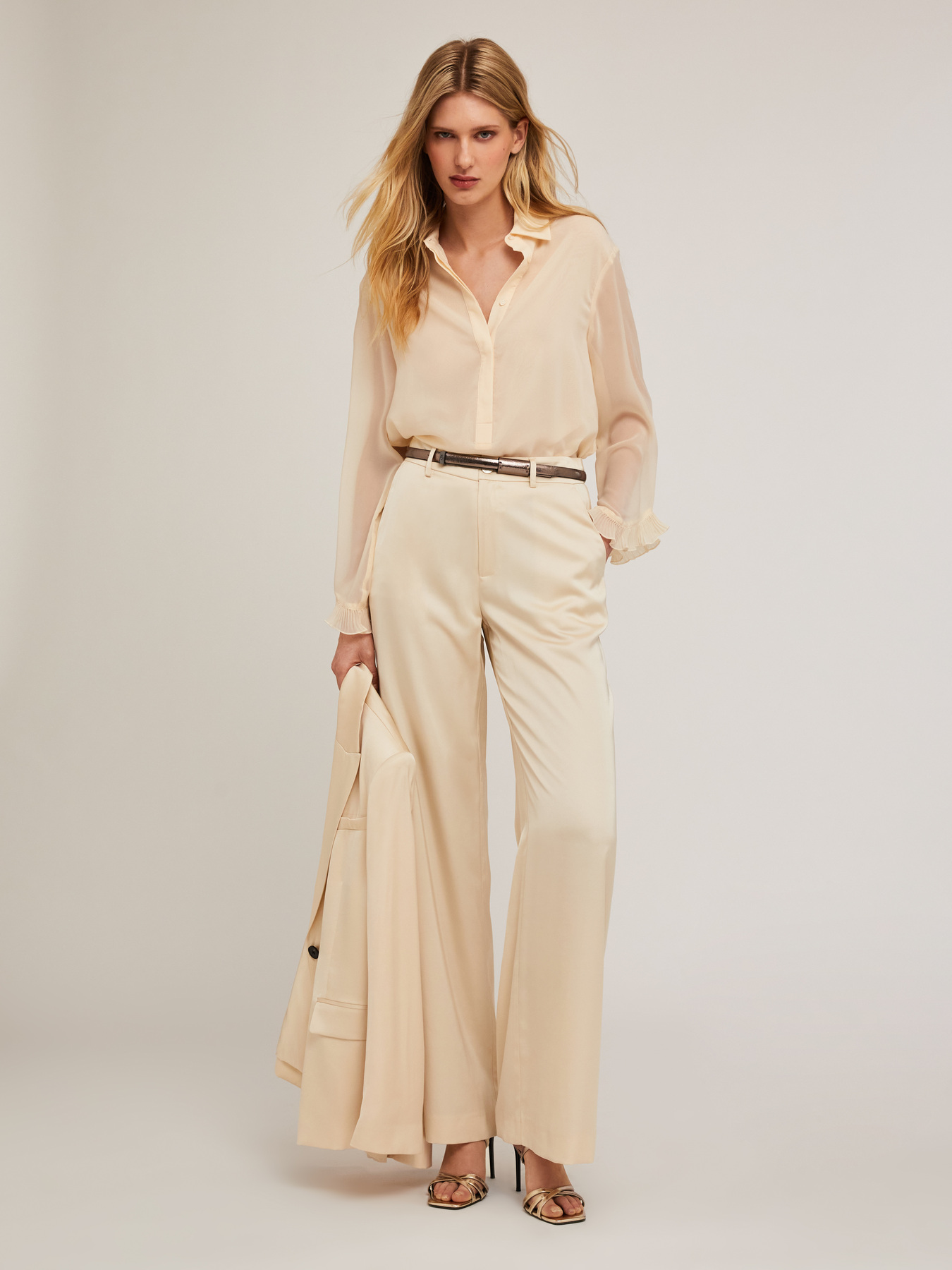 Camicia in georgette con dettaglio pliss&eacute; posteriore image number 3