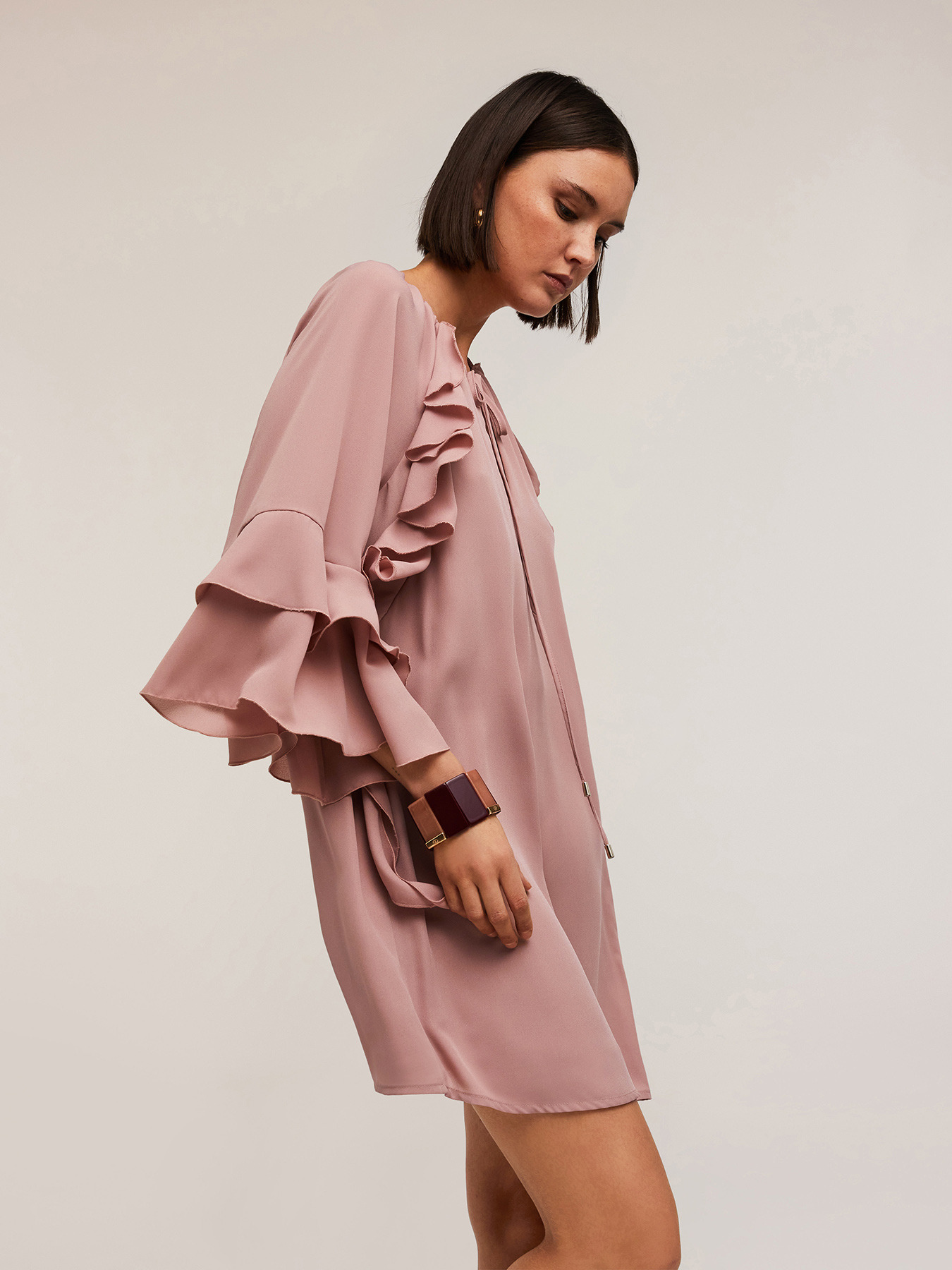 Short dress with ruffles image number 2