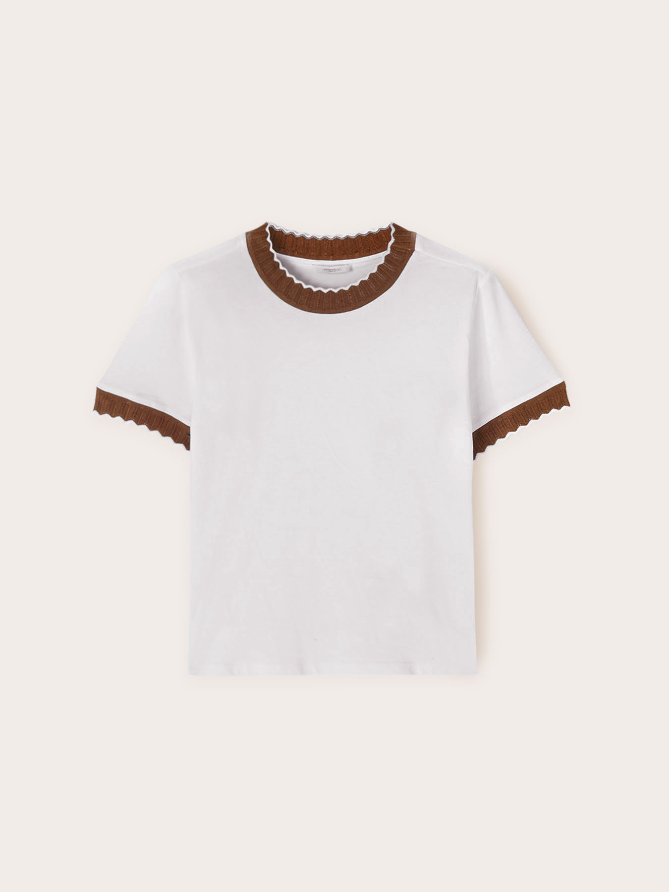 T-shirt with knit borders image number 4