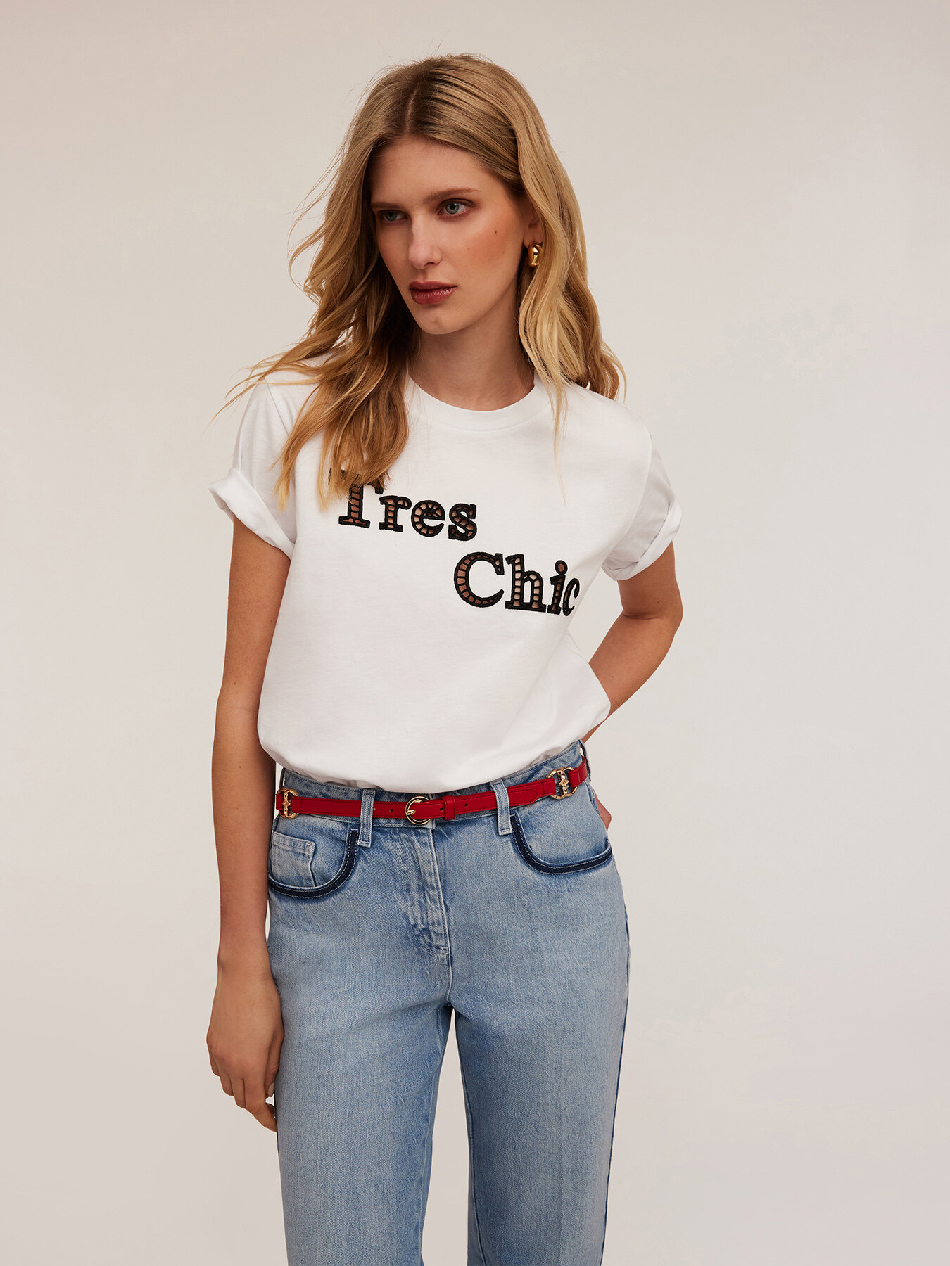 T-Shirt aus Baumwolle mit gesticktem Schriftzug image number 2