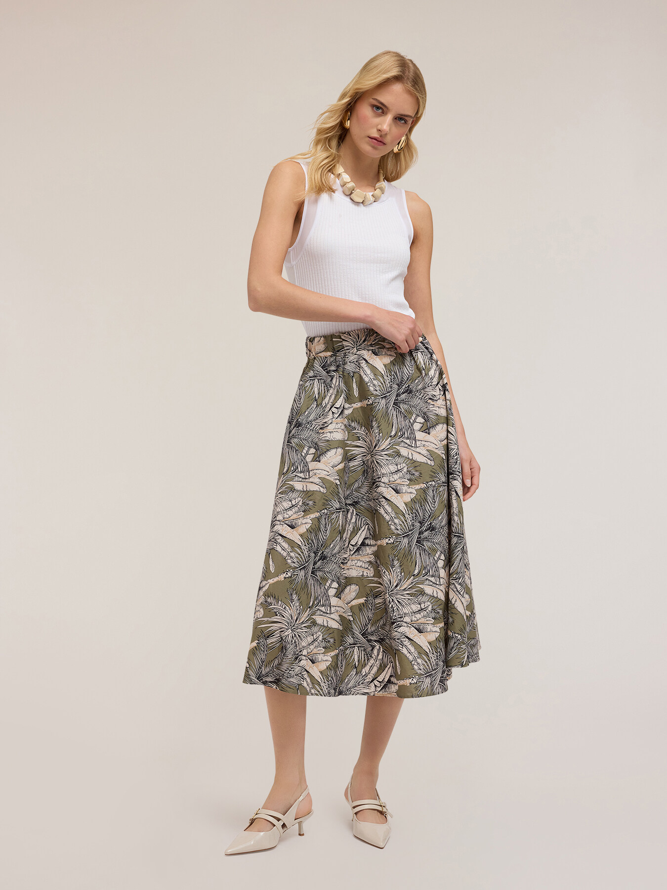 Top con bordes de georgette image number 0