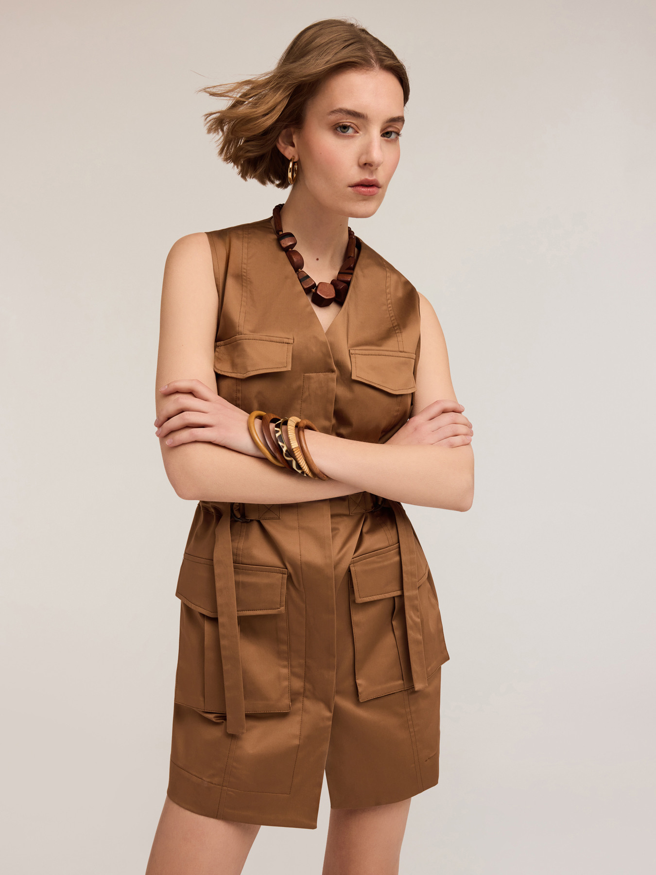 Vestido estilo sahariano de raso image number 0