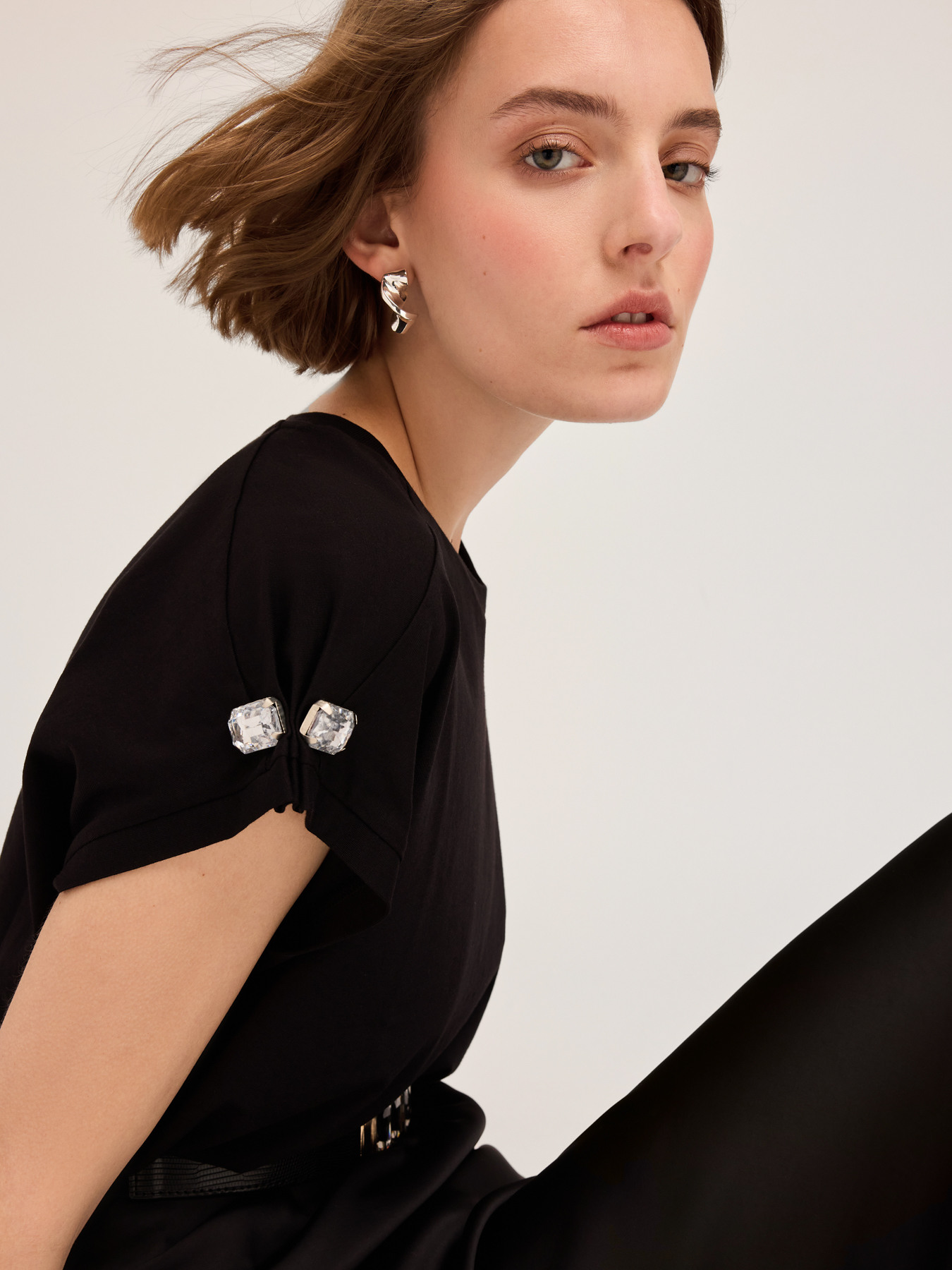 Kimono t-shirt with stones on the sleeves image number 3