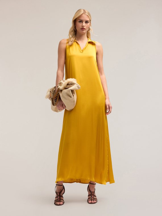 Long dress with satin collar