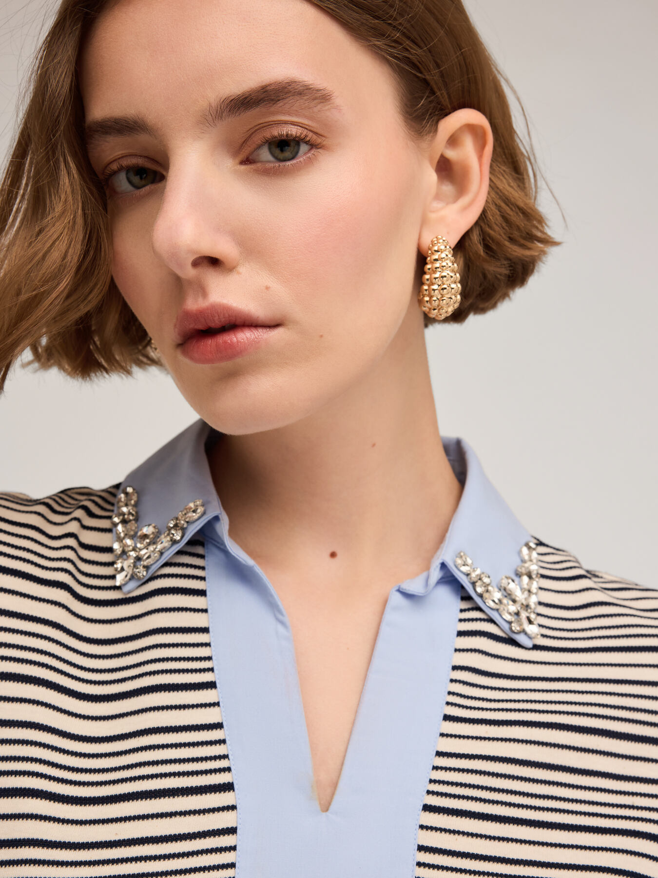 Striped t-shirt with stone-embroidered collar image number 3