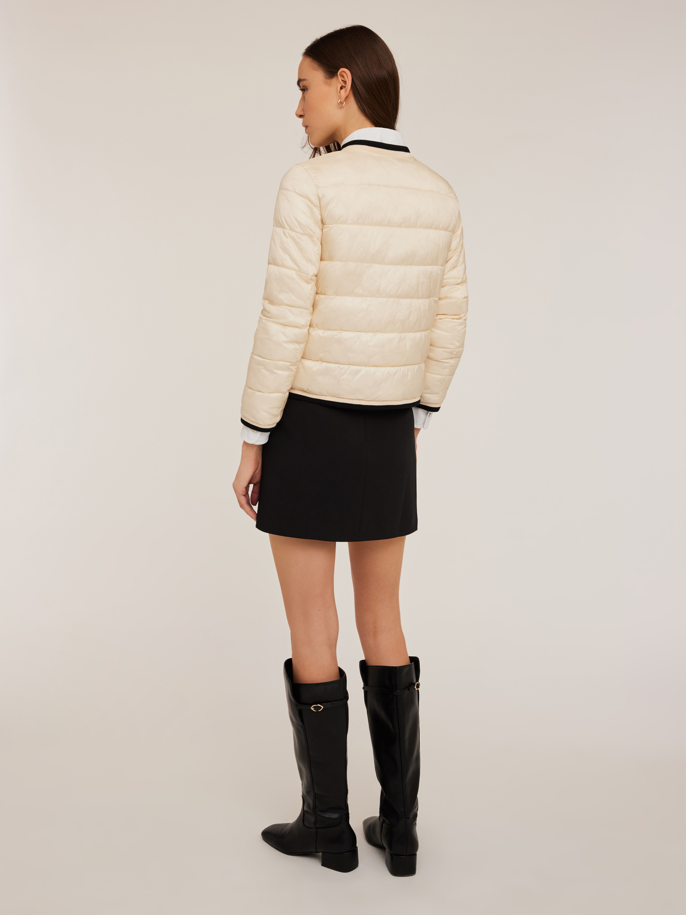 Piumino imbottito con bordi a contrasto image number 1