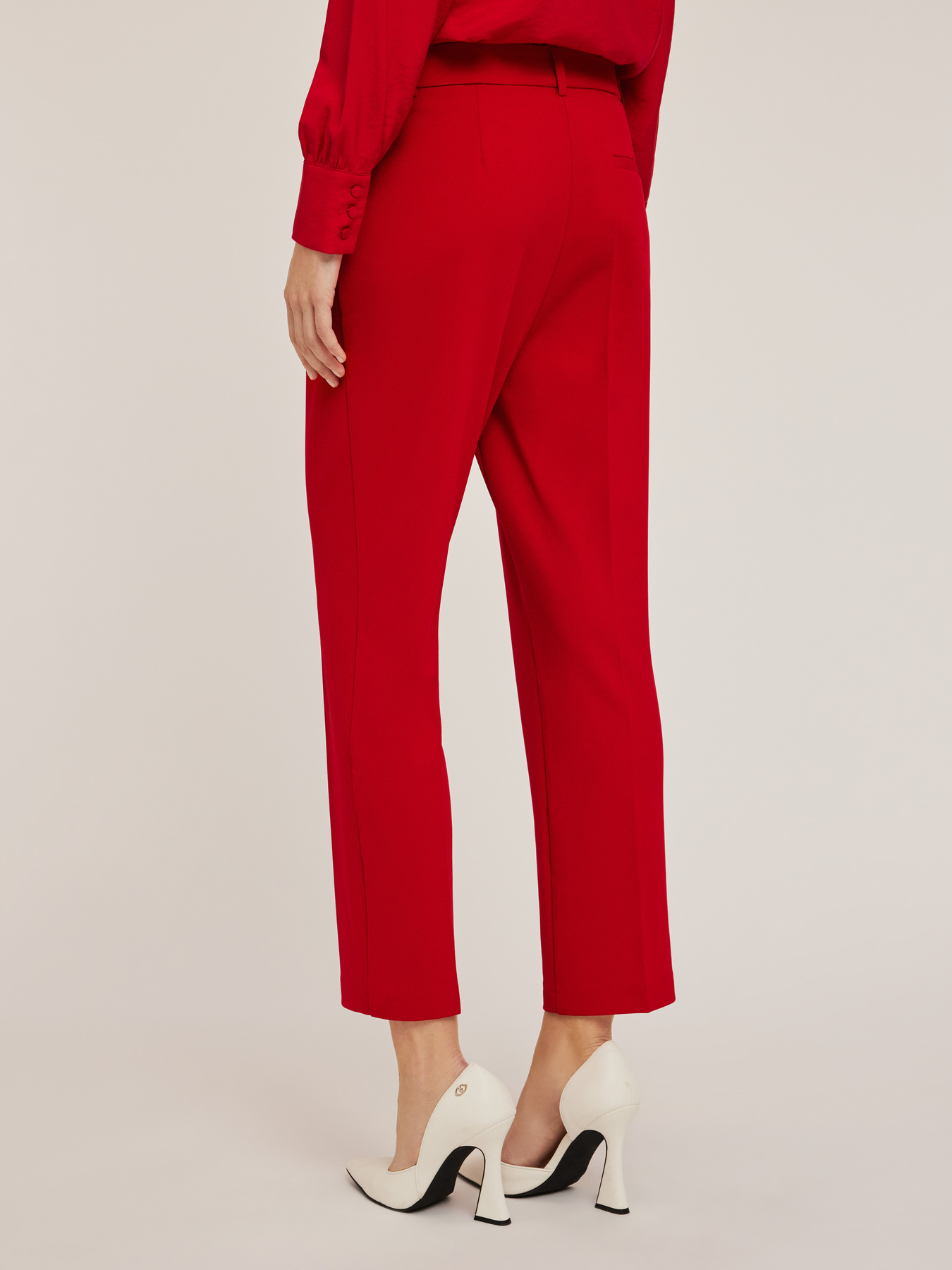 Regular fit trousers in crepe fabric image number 1