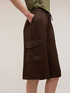 Bermudas con bolsillos cargo image number 3