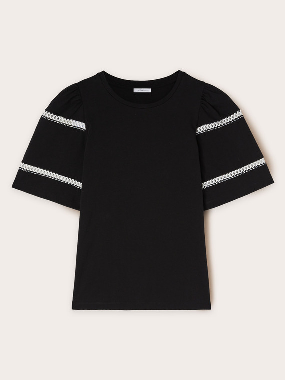 T-shirt with embroidered sleeves