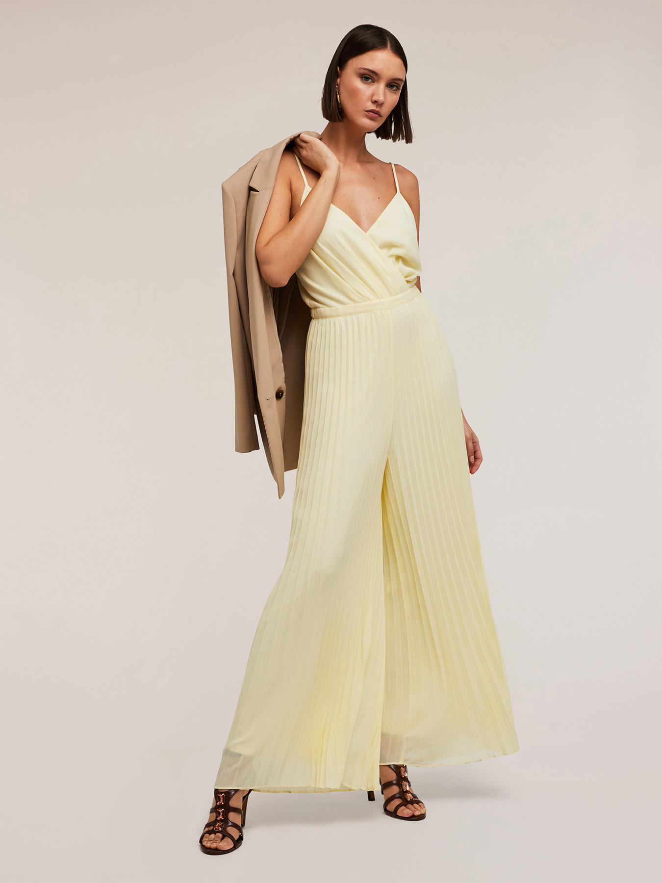 Mono largo plisado de raso image number 0