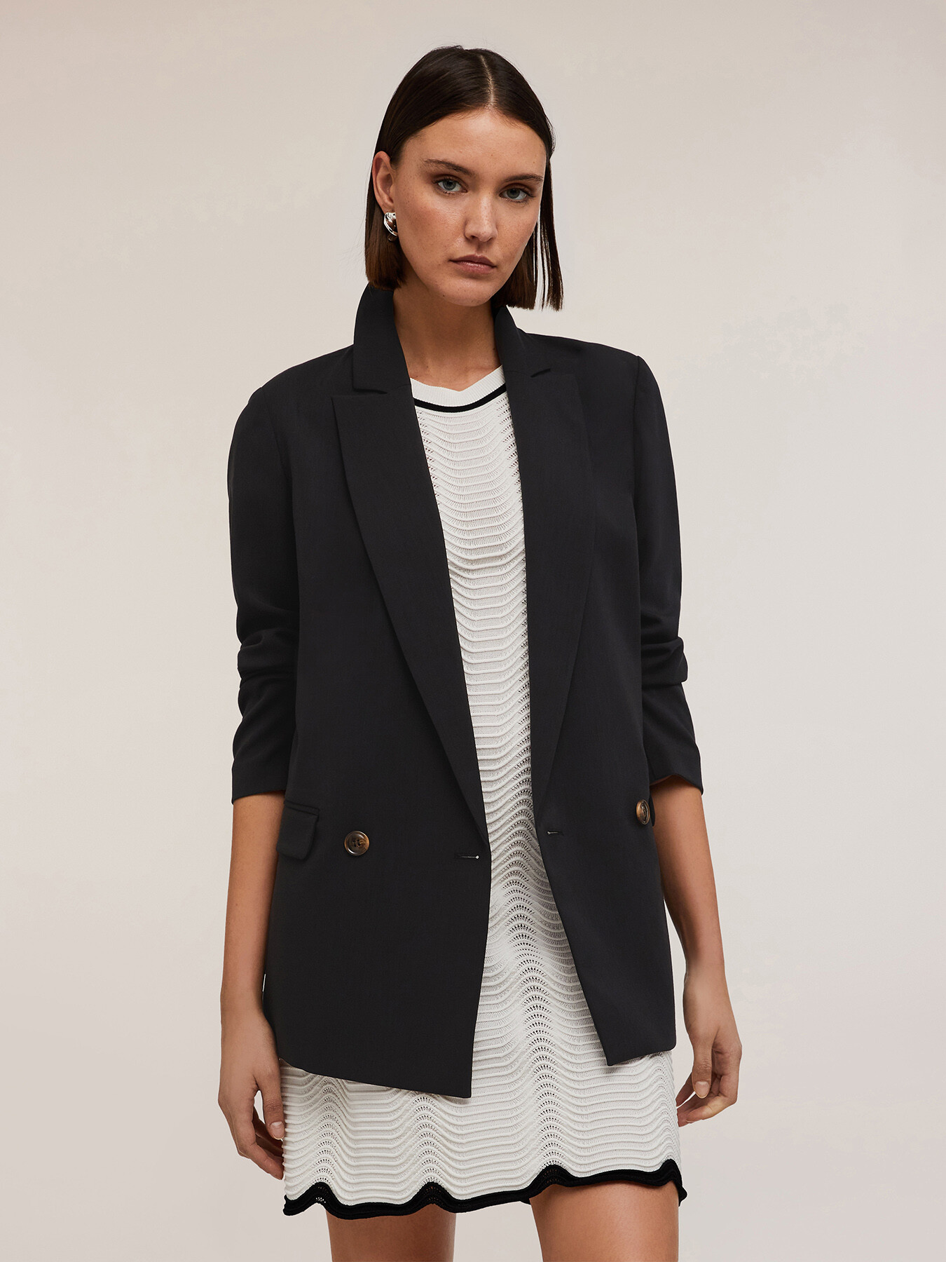 Blazer doppiopetto con pliss&eacute; posteriore image number 3