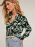 Camisa de raso con estampado de flores image number 0