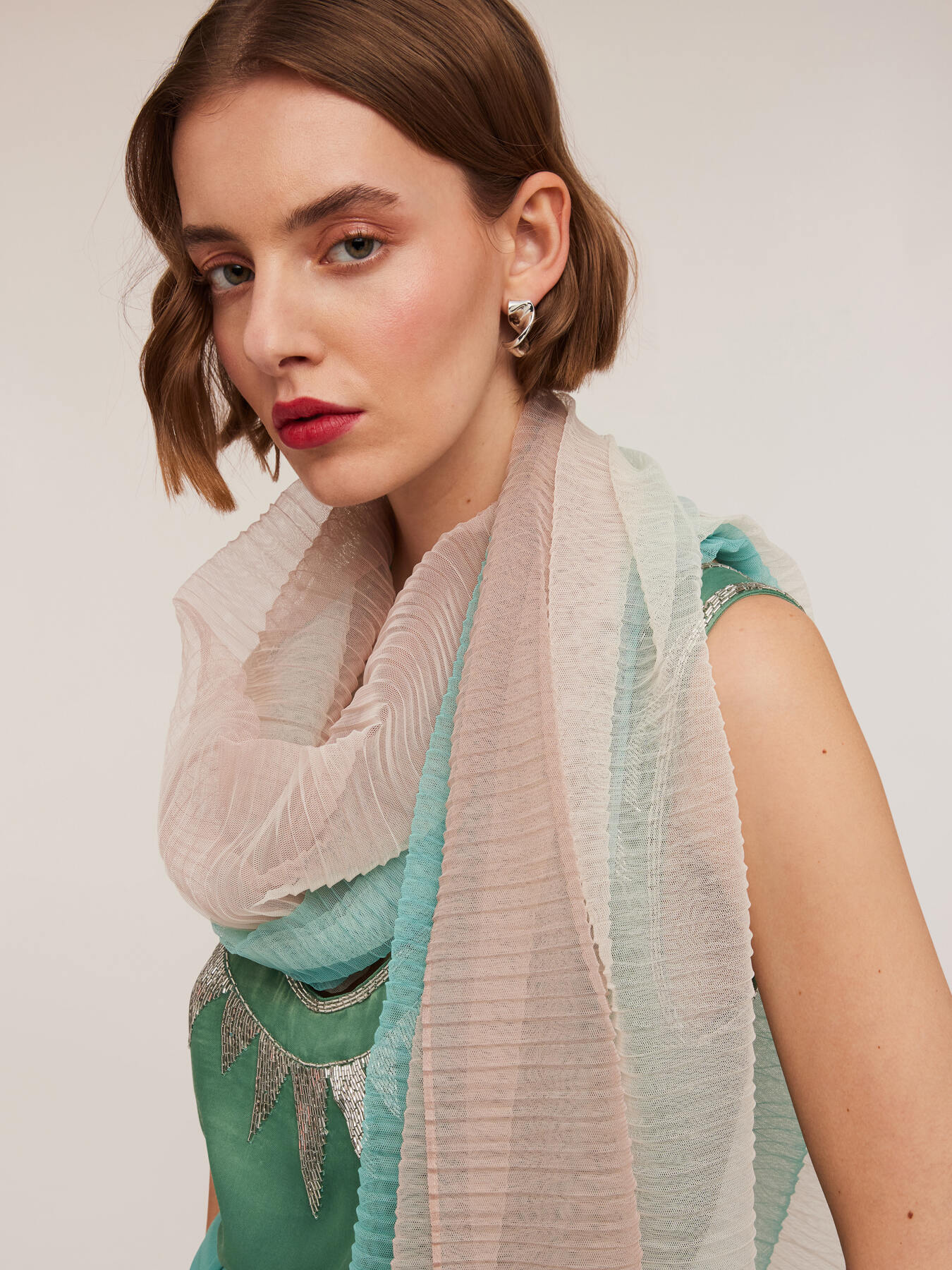 Pa&ntilde;uelo plisado difuminado image number 0