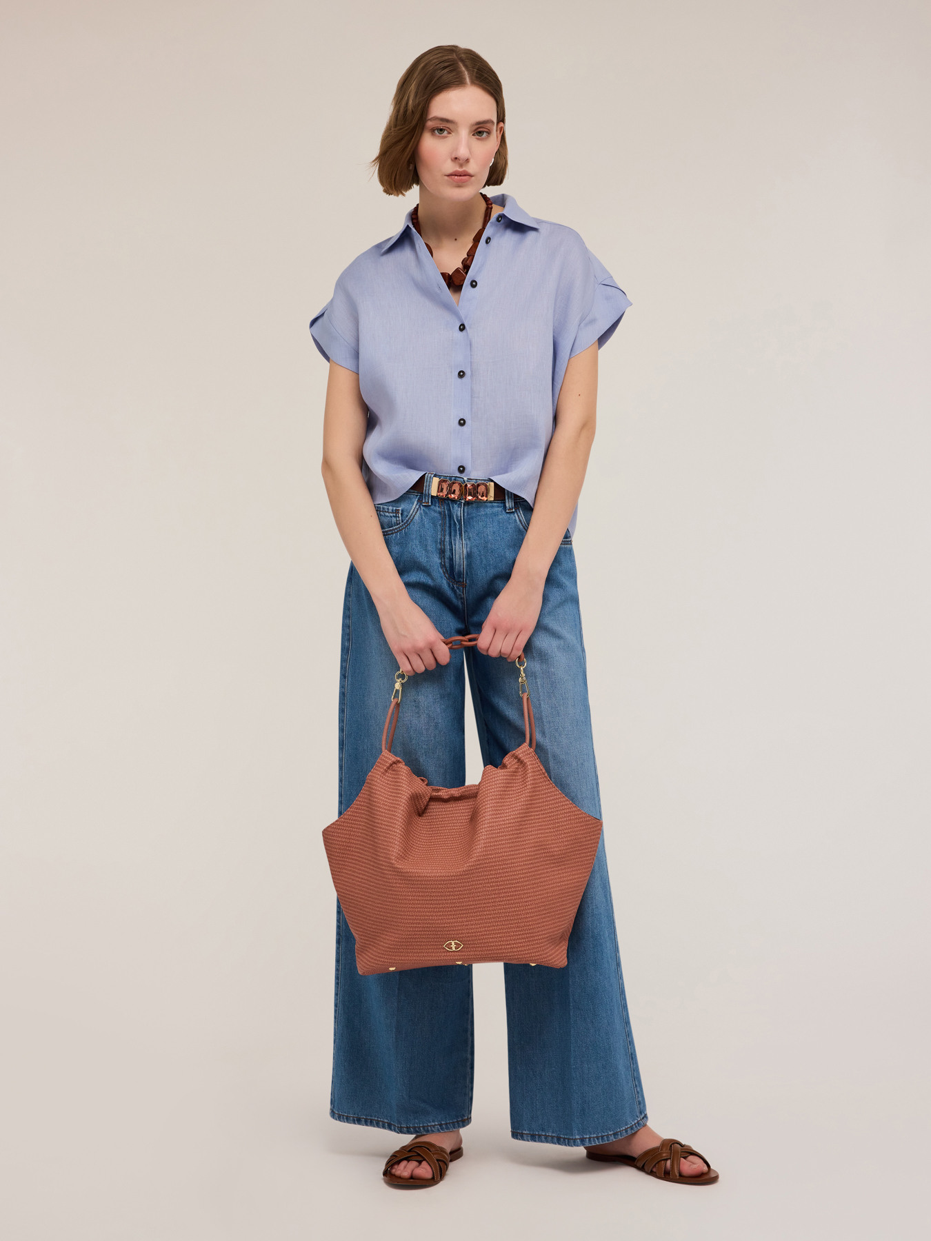 Short-sleeved linen shirt image number 2