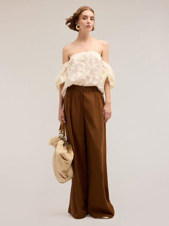 Blusa off-shoulders in pizzo lavorato