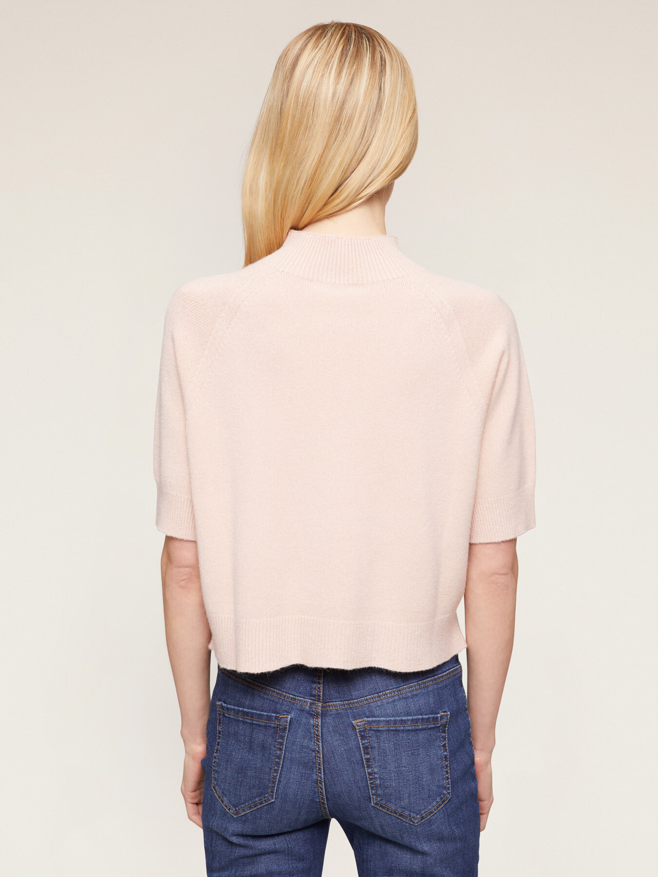 Short-sleeved turtleneck sweater image number 1