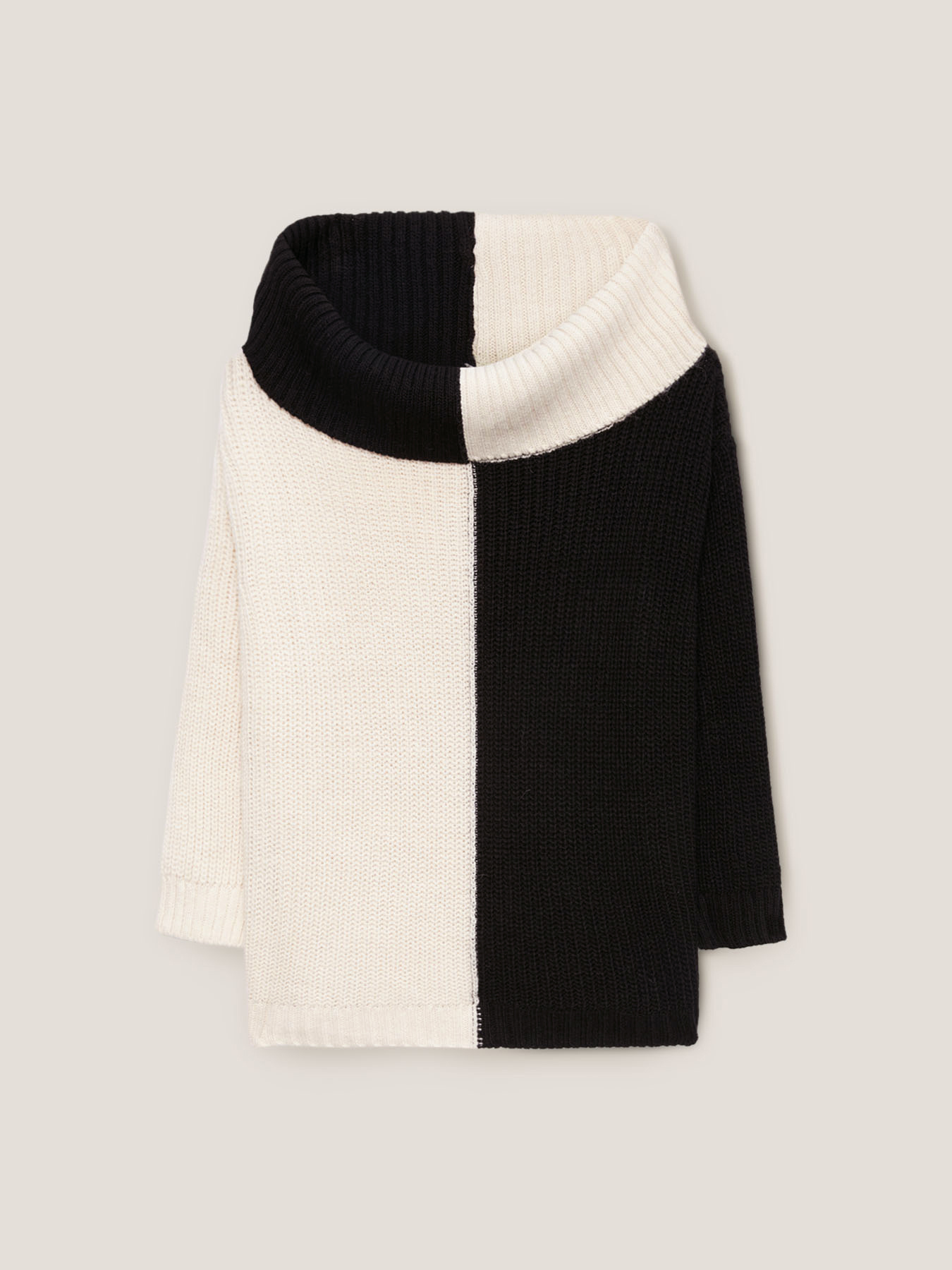 Zweifarbiger Pullover mit weitem Kragen image number 4