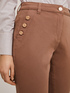 Pantalon regular avec des boutons m&eacute;talliques image number 3