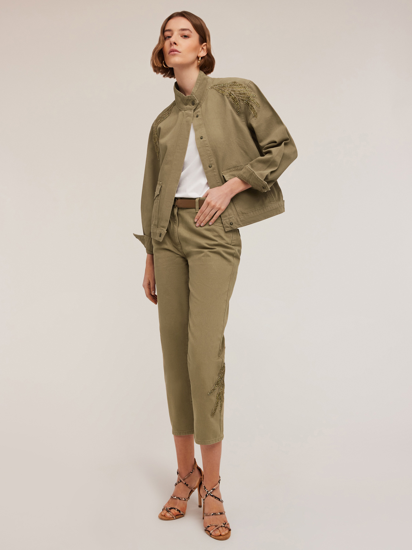 Giubbotto con patch ricamato image number 2