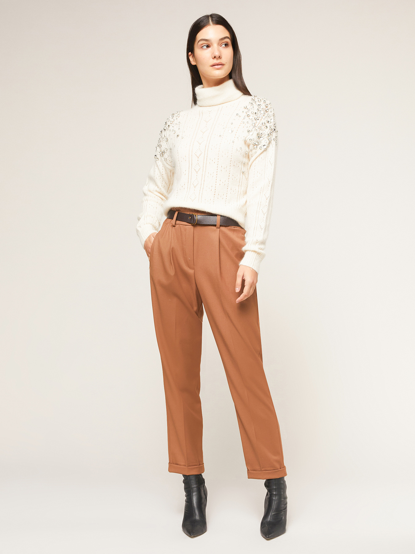 Rollkragenpullover aus Angora-Mischgarn mit Steinchen image number 0