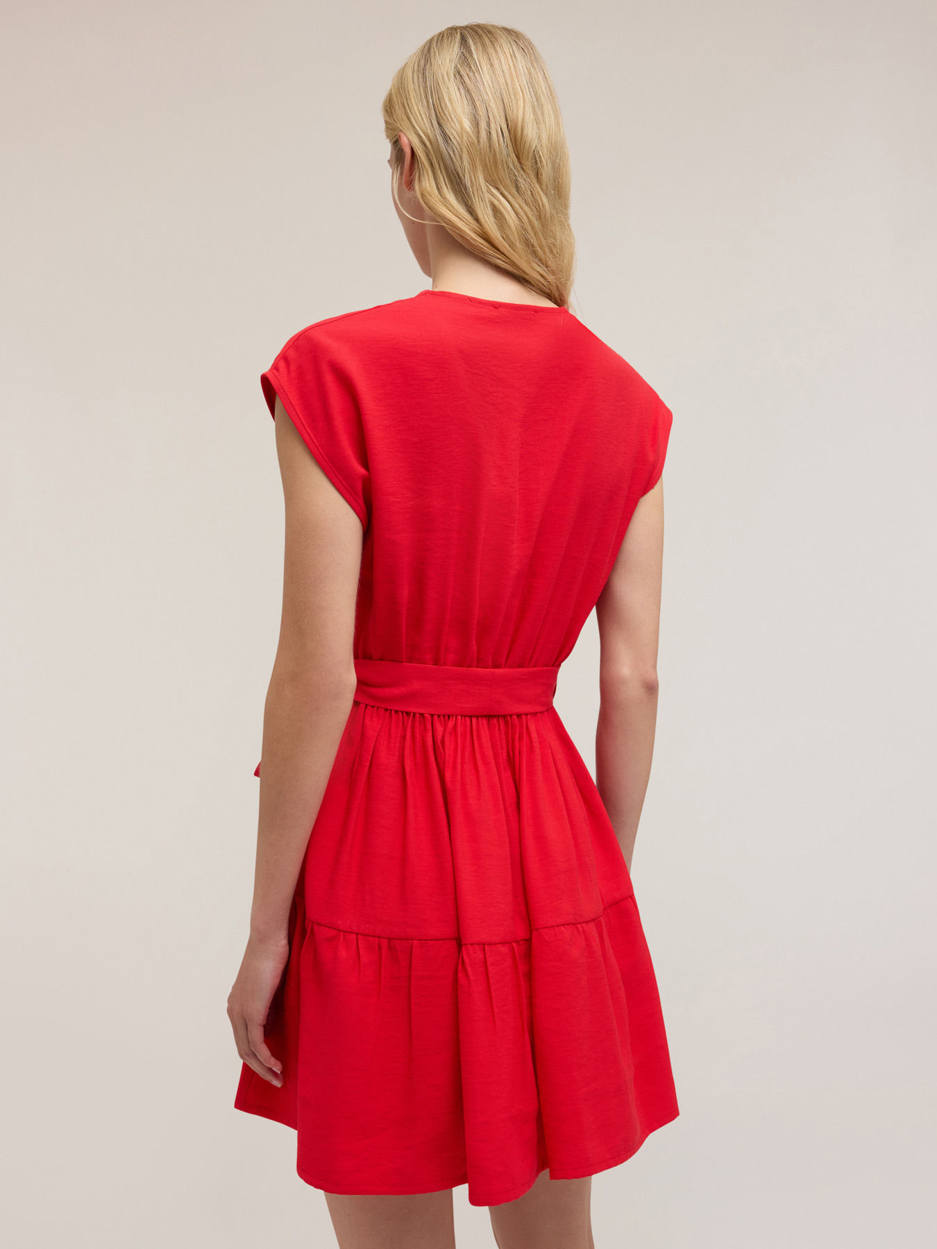 Kurzes Kleid mit Volant aus Jersey image number 1