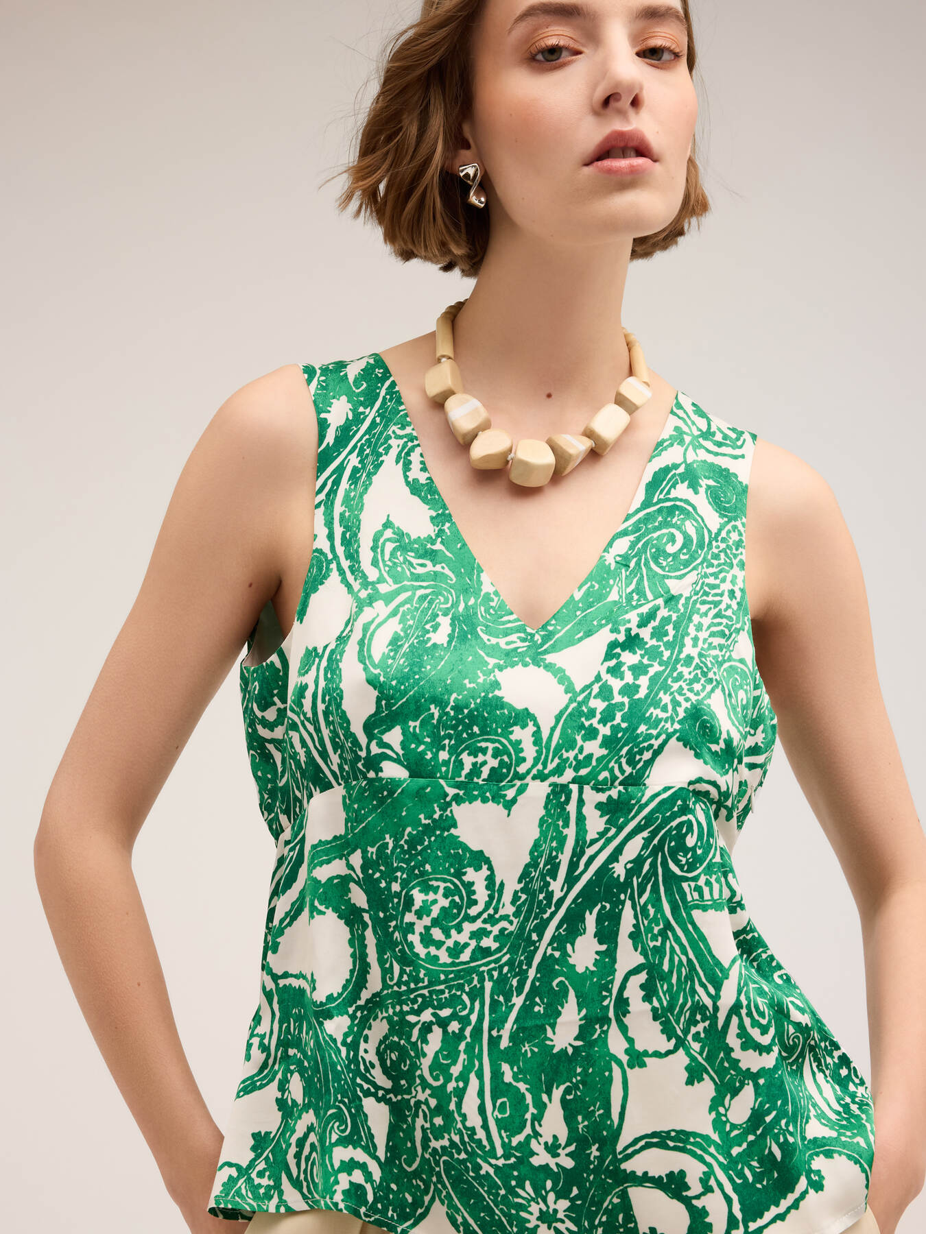 Satintop mit Paisley-Muster image number 3