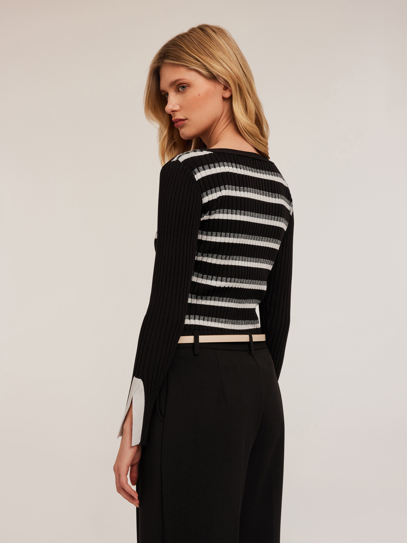 Rippenpullover mit Lurexstreifen image number 1