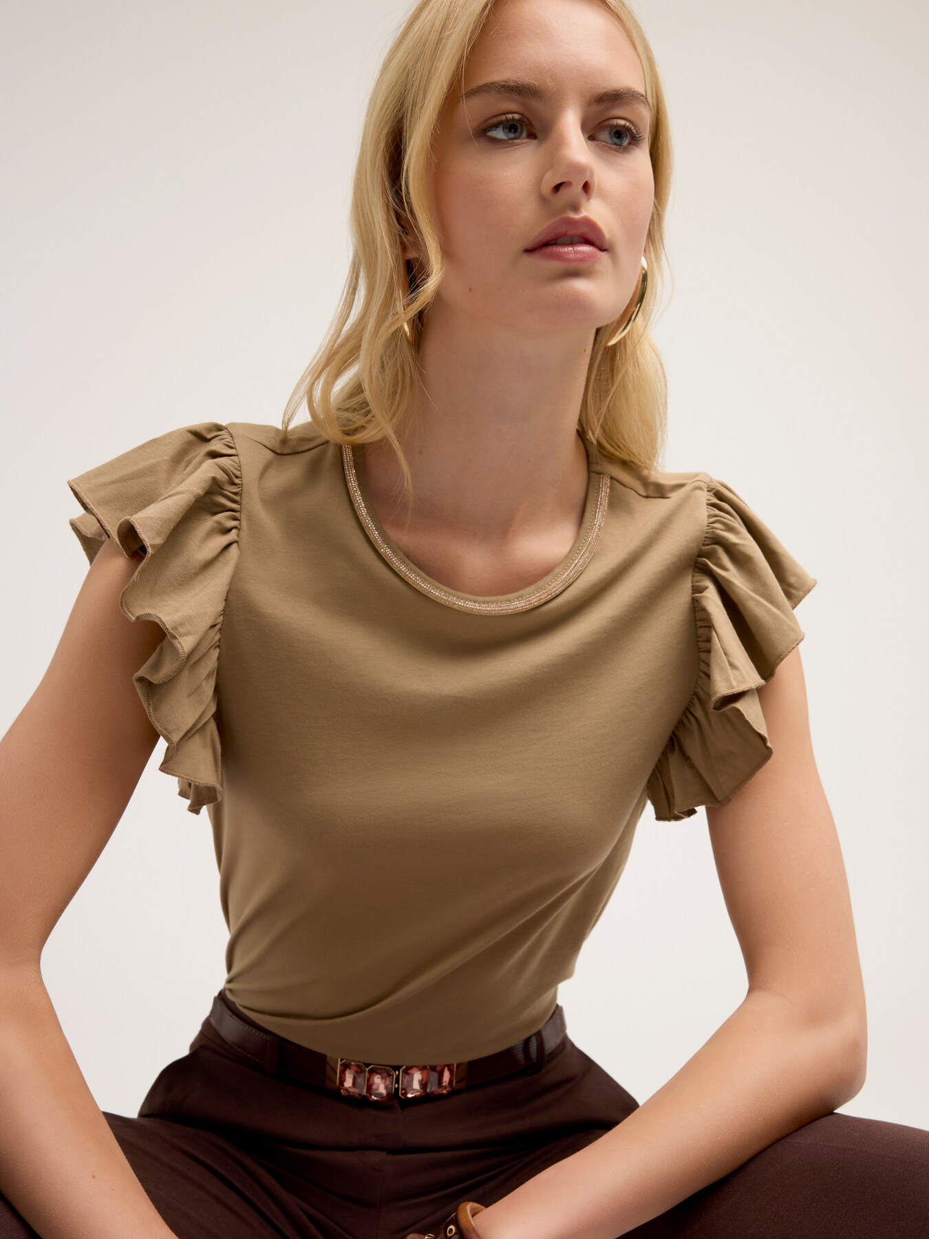 Camiseta con escote joya image number 2