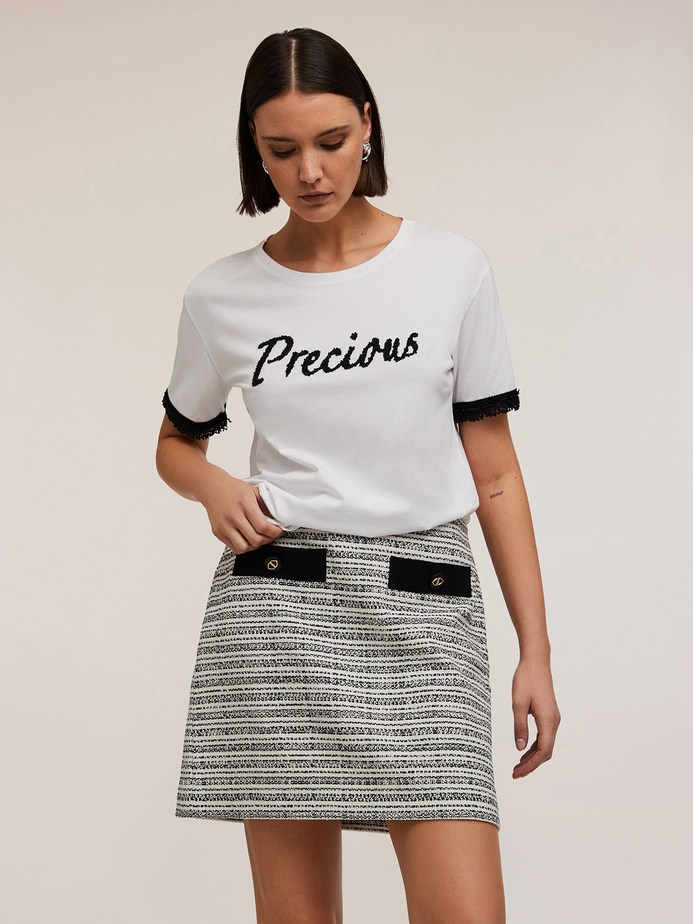 Baumwoll-T-Shirt mit Perlen-Schriftzug image number 2