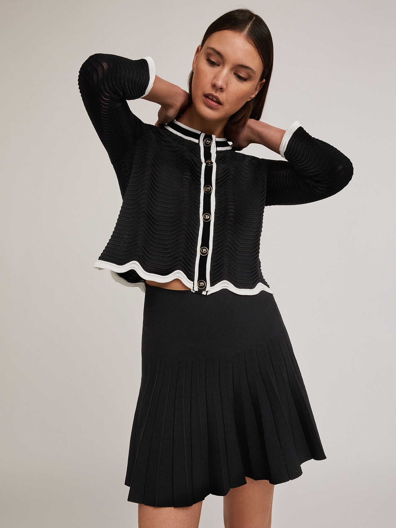 Wavy stitch knit cardigan image number 0