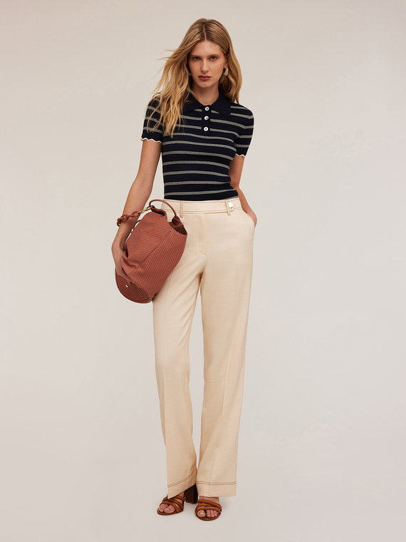 Pantaloni wide con impunture a contrasto