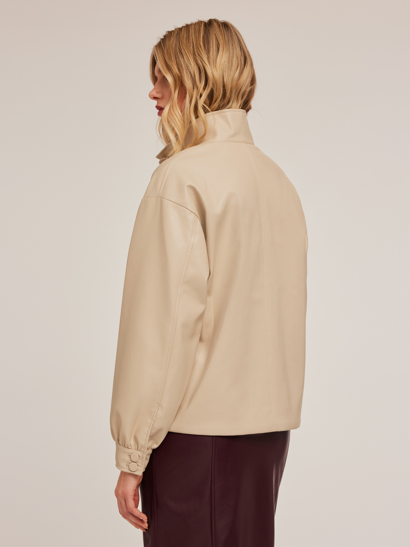 Bomberjacke aus beschichtetem Stoff mit Nappa-Effekt image number 1