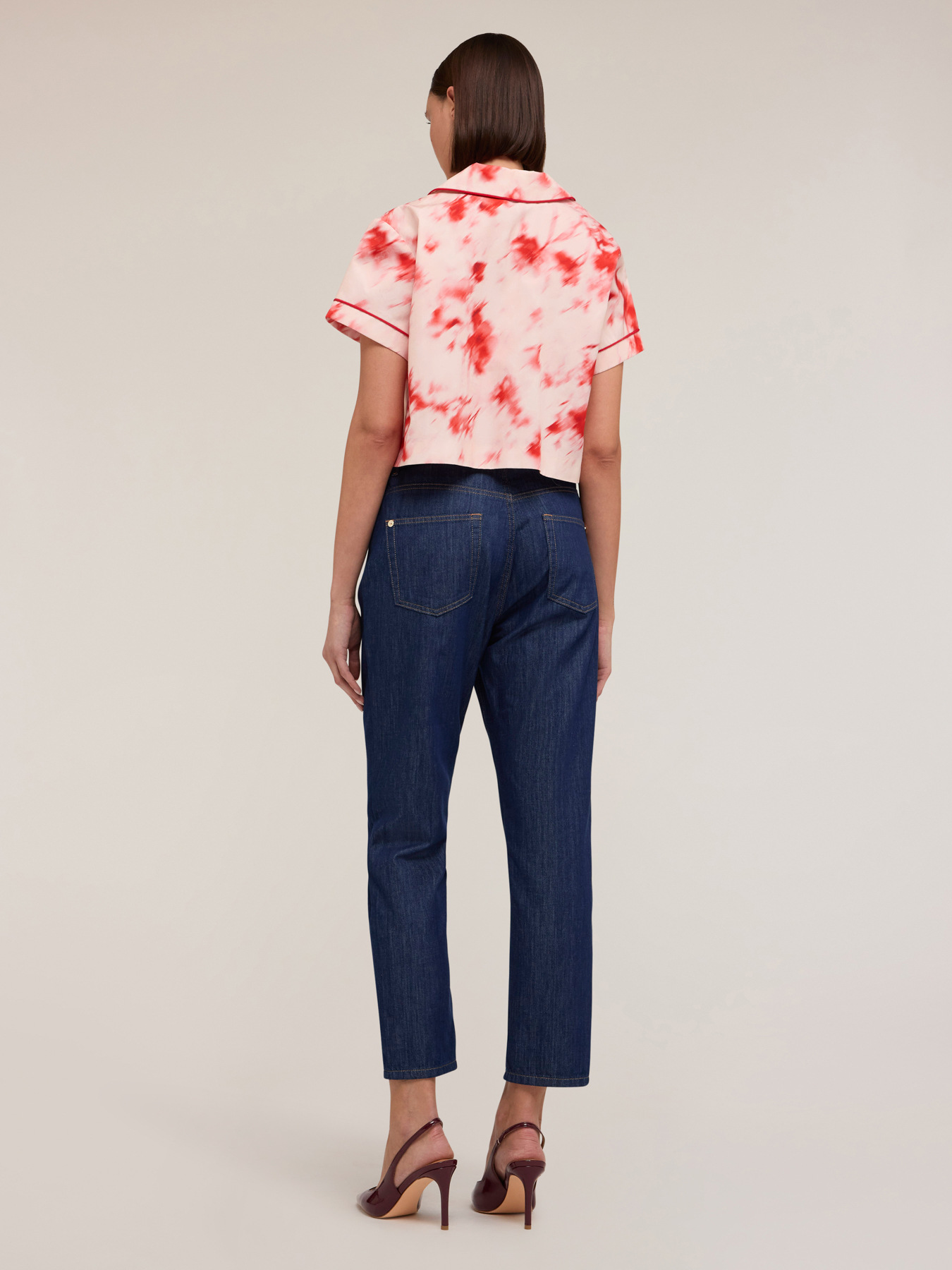 Kurze Hemdbluse mit Chin&eacute;-Muster image number 1