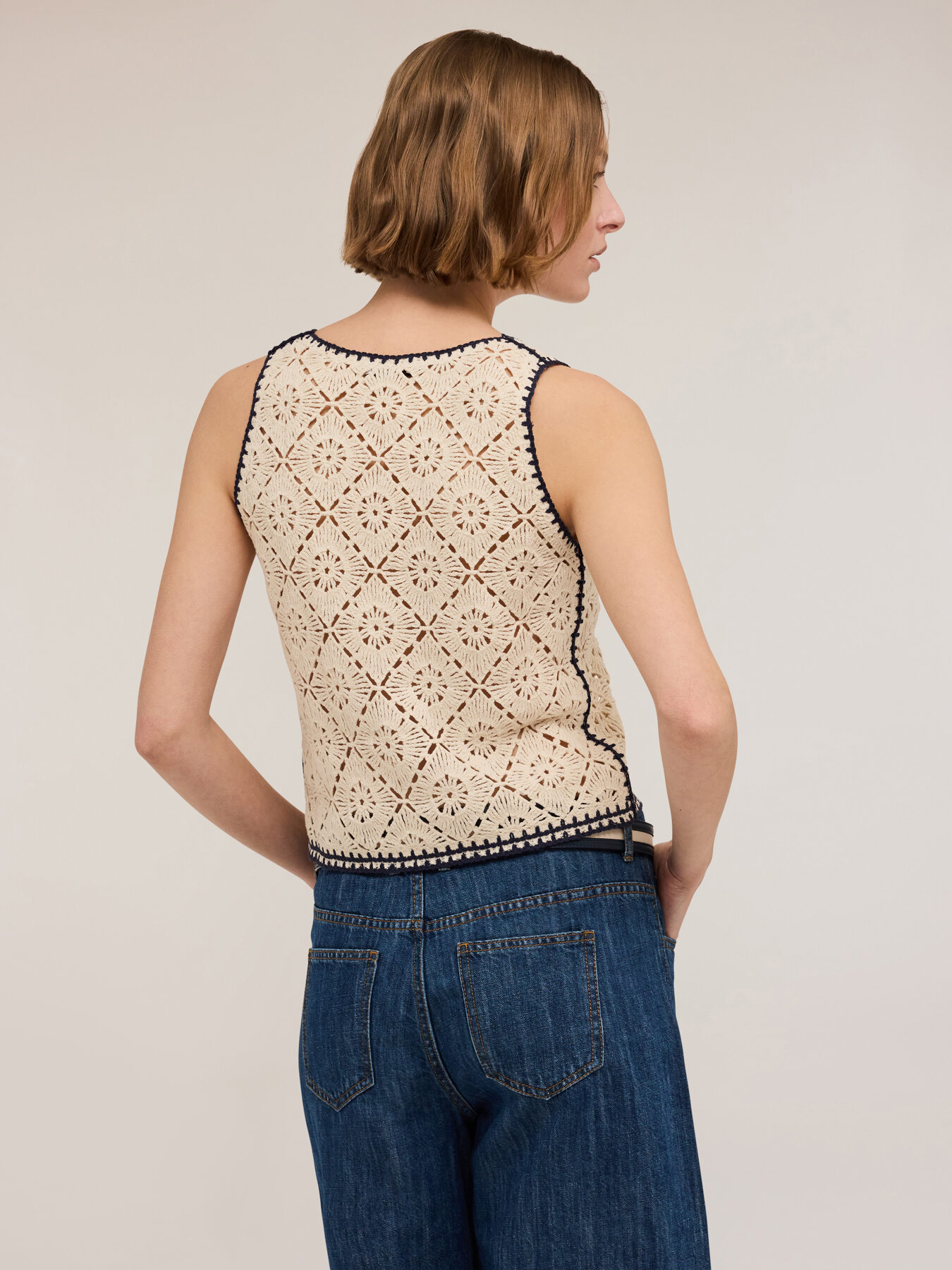Crochet top image number 1