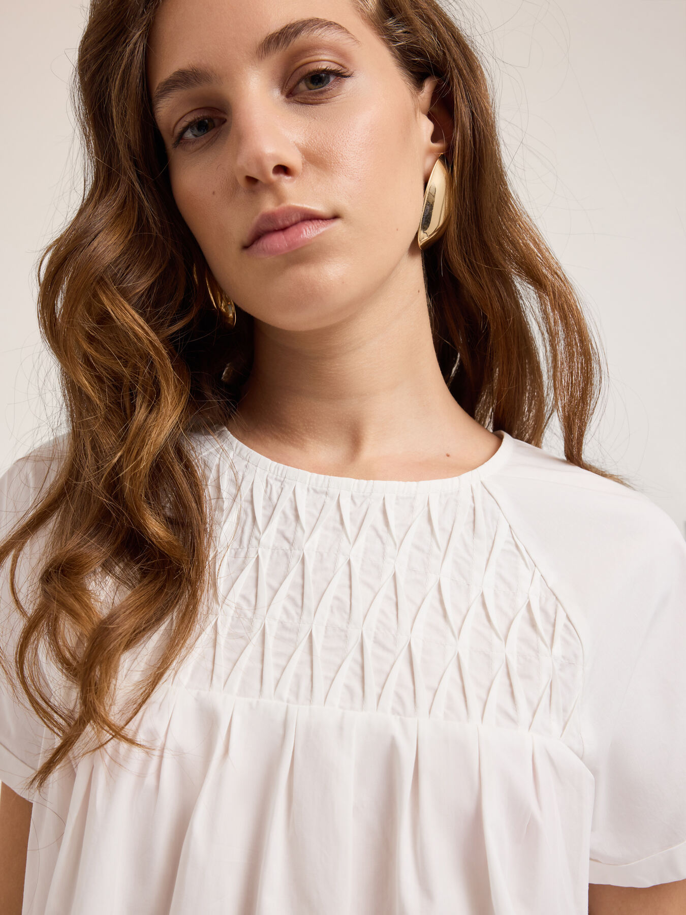 Blusa trabajada en popelina image number 3