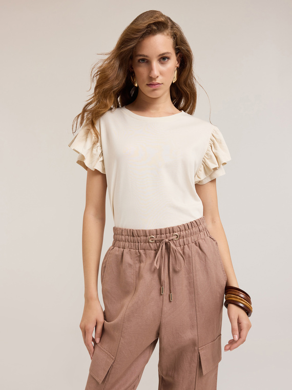 Camiseta con mangas con volantes
