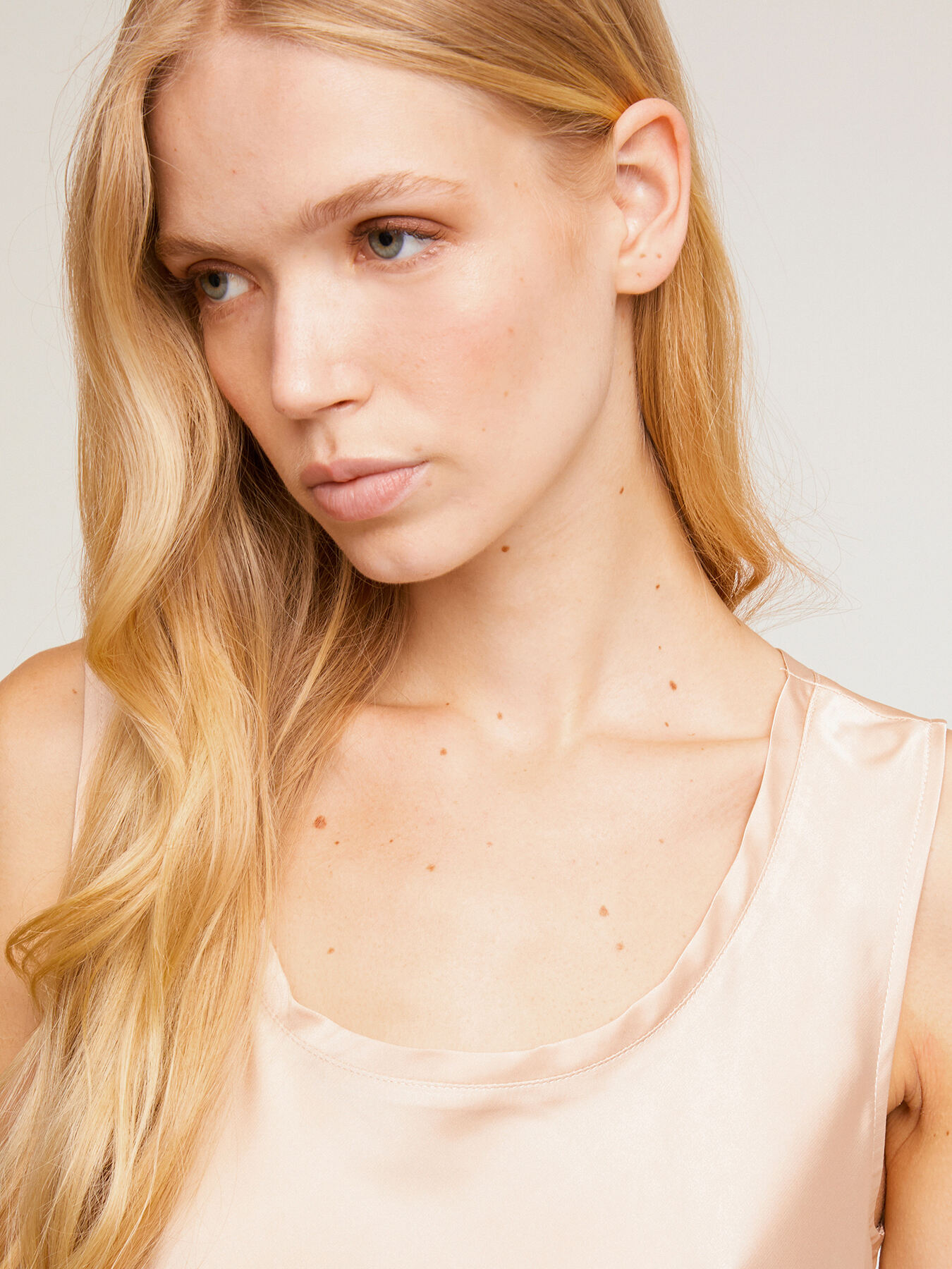 Top b&aacute;sico de raso image number 2